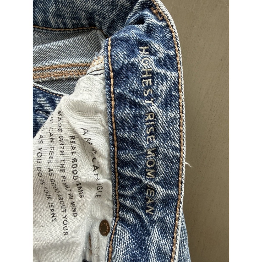 American Eagle High Rise Mom Jeans Women's Size 4 Straight Stretch Denim Light‎ - Picture 8 of 12